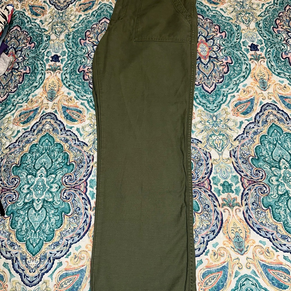 Levi’s olive pants - Picture 2 of 5